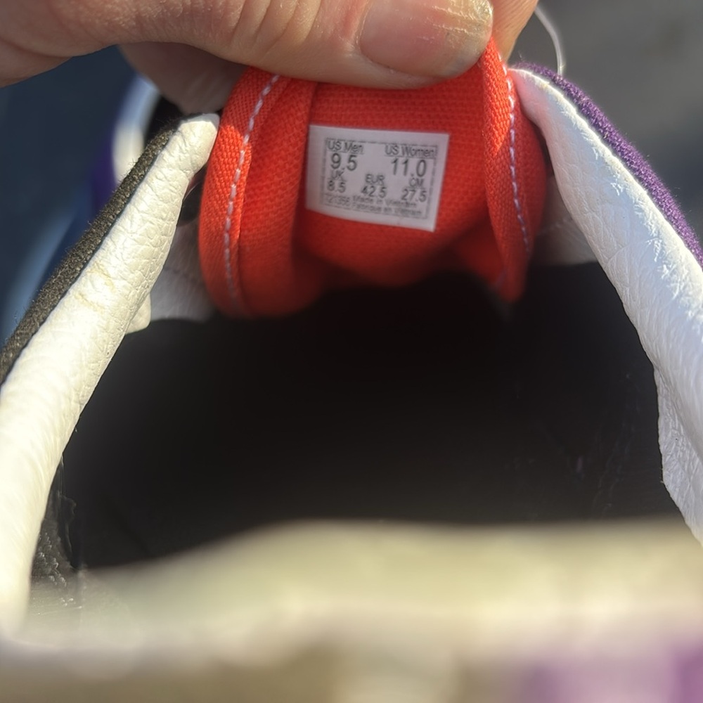Vans - Picture 4 of 4